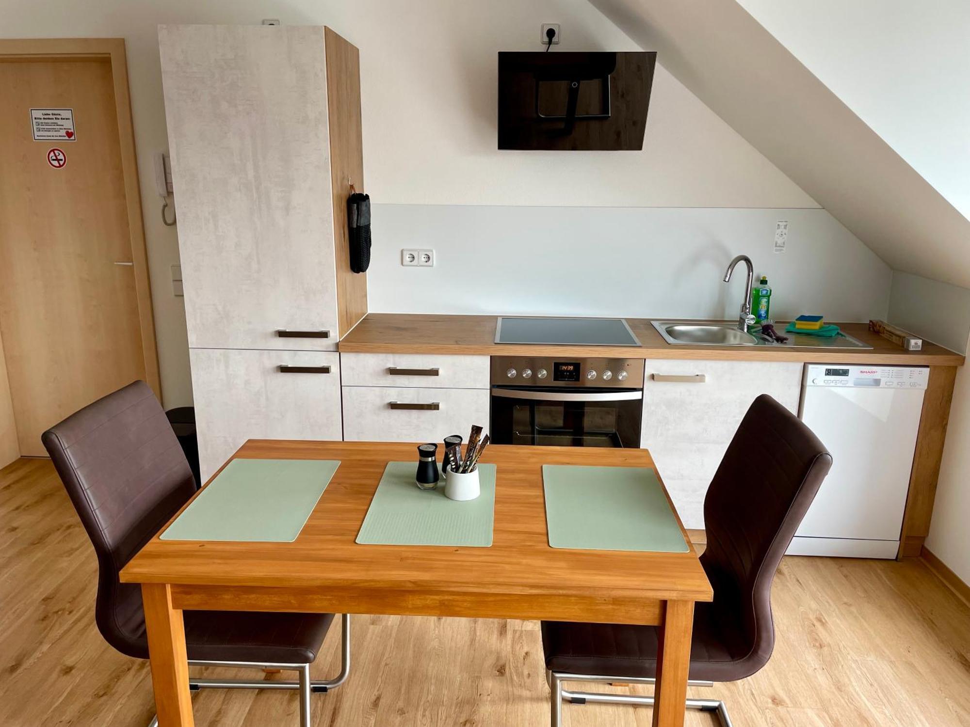 Frankenberg Stadtoase Geraeumige Gaestewohnungen Mit Balkon, Komfort, Modernitaet Und Ruhe, Fuer Monteure Geeignet, Free Wifi מראה חיצוני תמונה